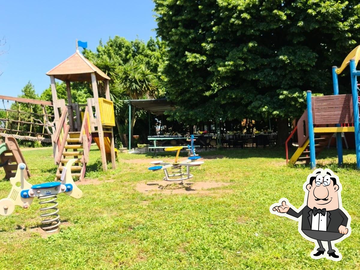 Siediti a un tavolo di Agriturismo Il Casale Bicocca.