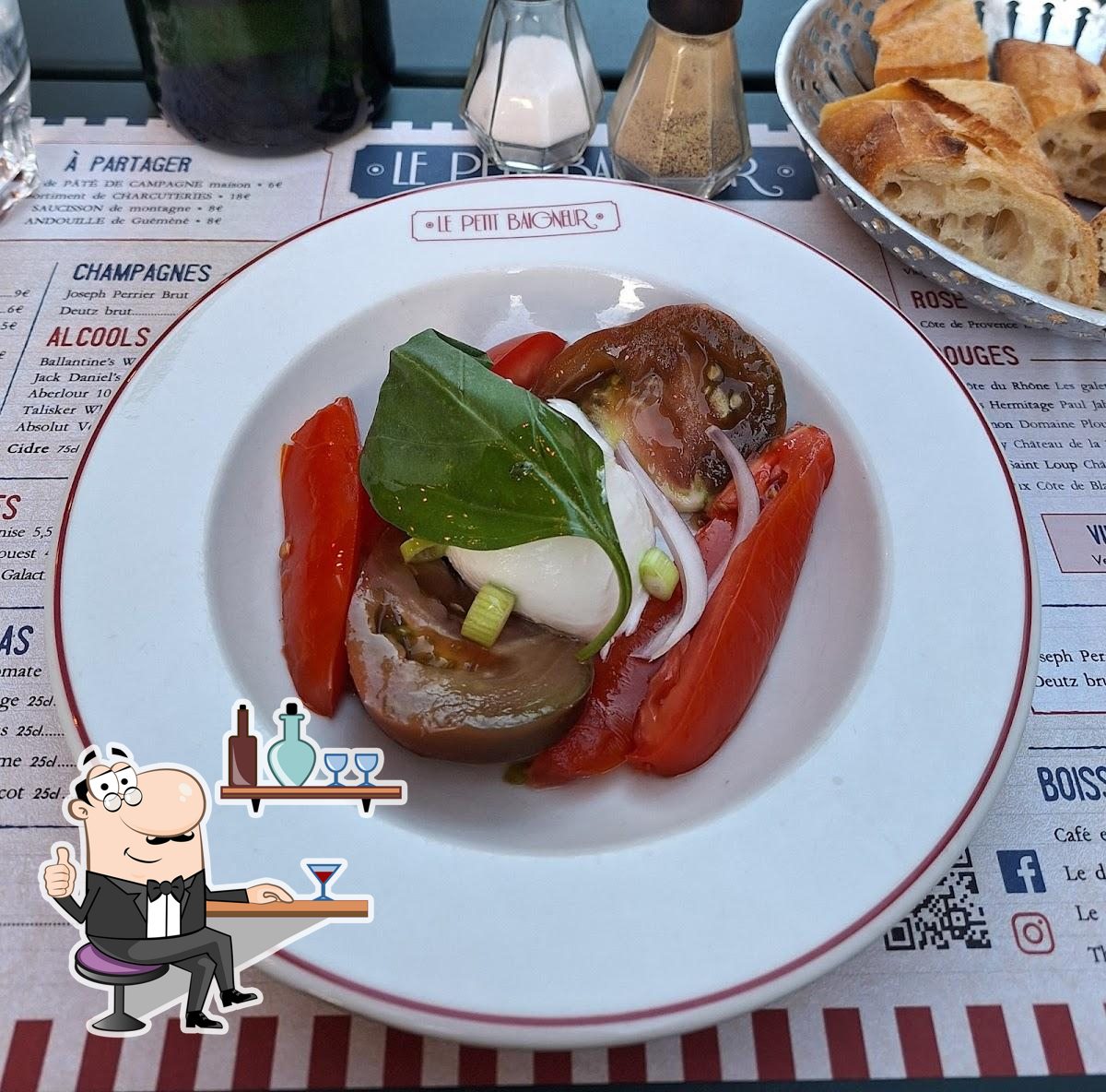 Découvrez l'intérieur de Le Petit Baigneur.