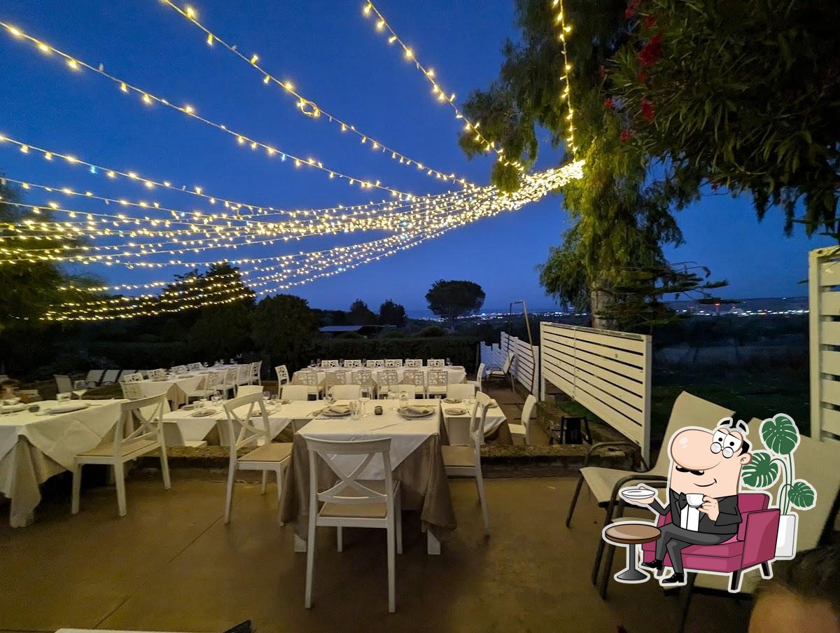 Gli interni di Valleluna Ristorante.