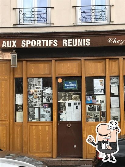 L'intérieur de Chez Walczak, Aux Sportifs Reunis.