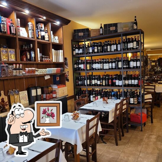 Dai un'occhiata agli interni di Ristorante Accademia.