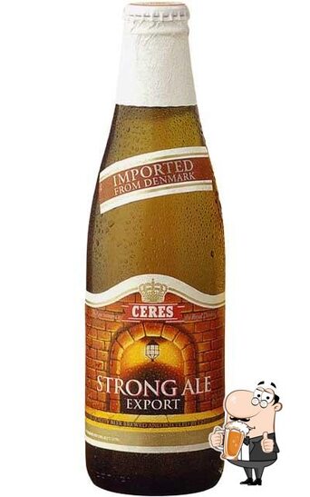 Puoi ordinare un rinfrescante bicchiere di birra chiara o scura.