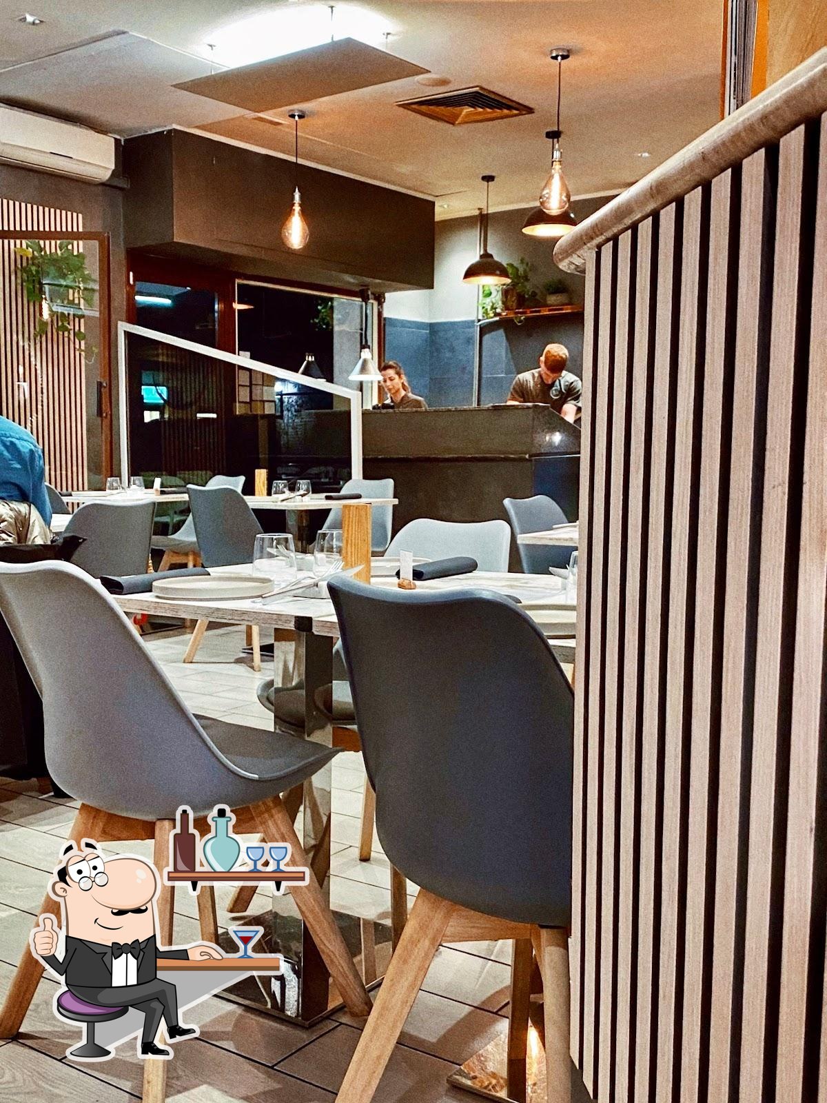 Siediti a un tavolo di AL 384 Pizzeria con Cucina.