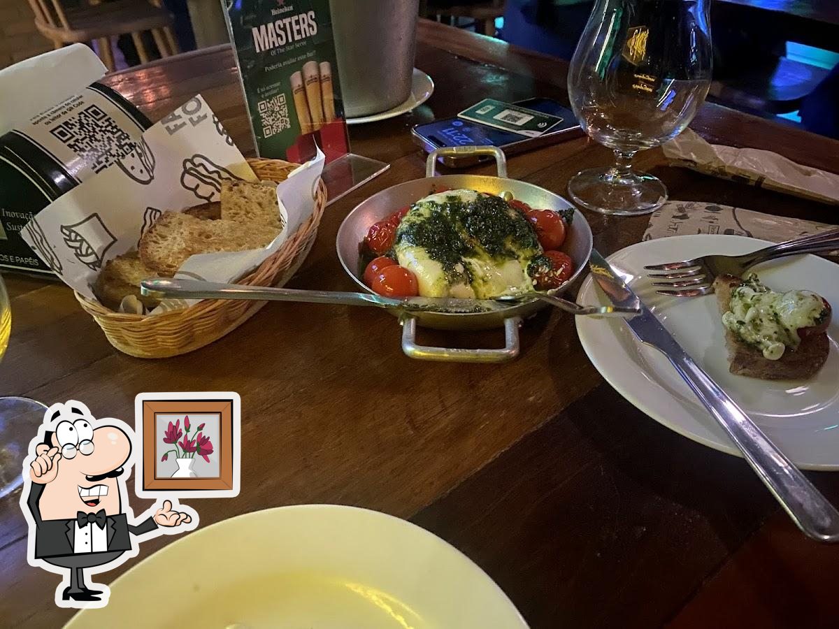 Veja imagens do interior do John Gow Irish Pub.