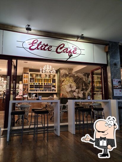 Dai un'occhiata agli interni di Elite Cafè.