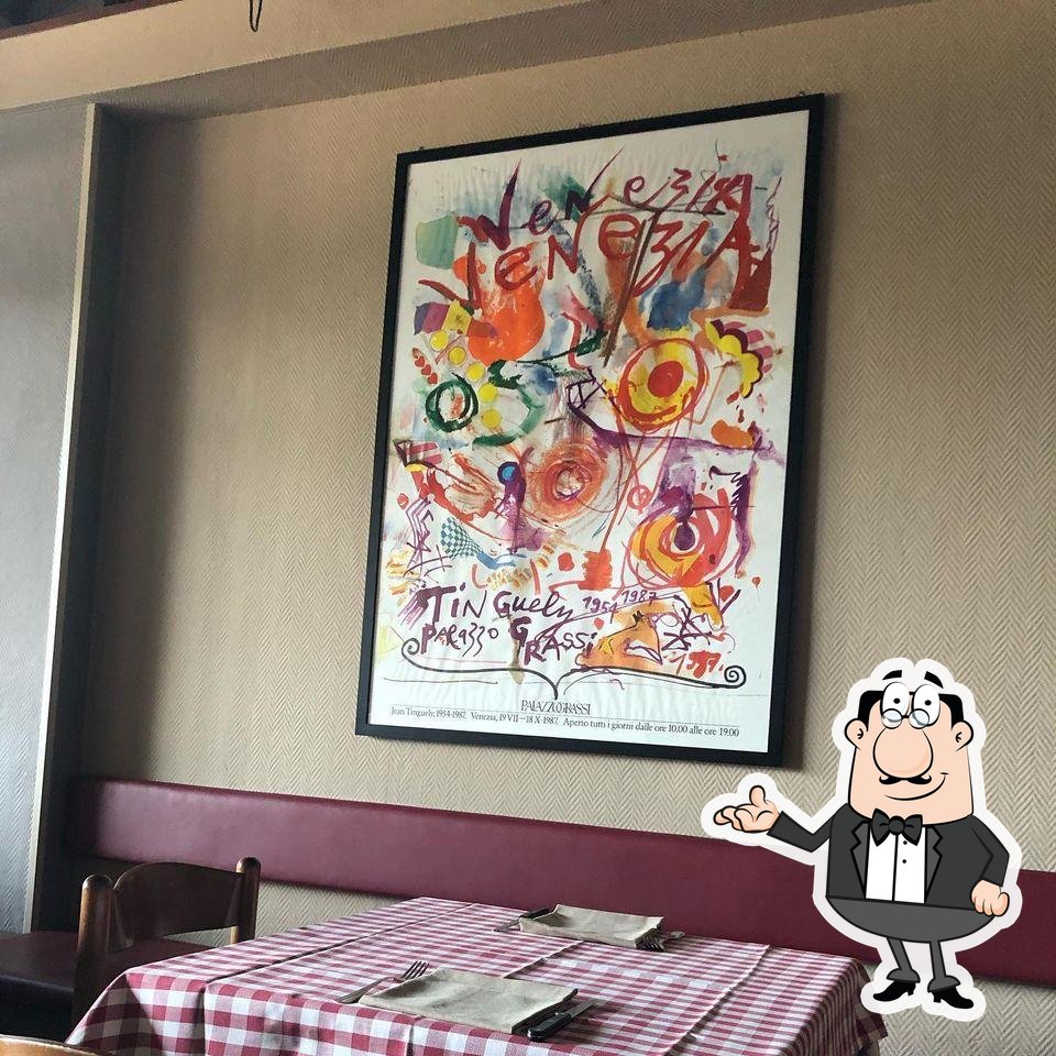 Siediti a un tavolo di Pizzeria Da Vanni.