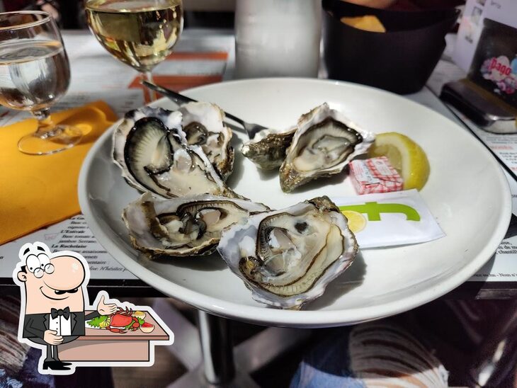 Les visiteurs de La Voile Blanche La Rochelle peuvent profiter différents plats à base de fruits de mer