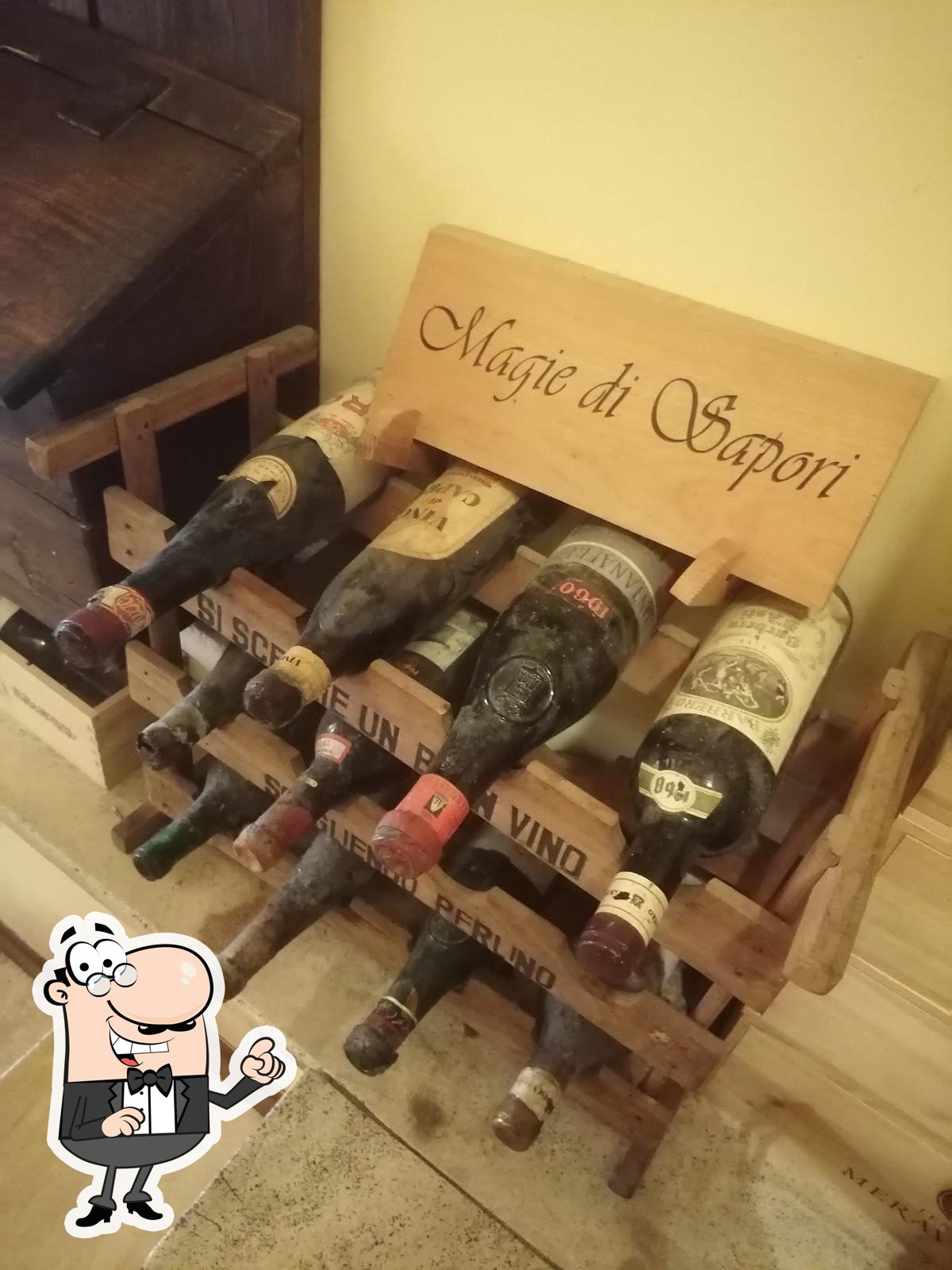 Gli interni di Trattoria Cavour 42.