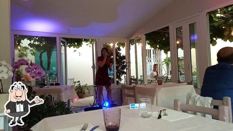 Gli interni di Ristorante Derna.