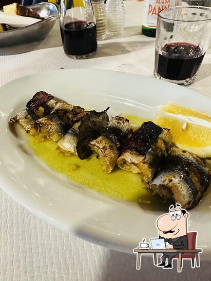 Dai un'occhiata agli interni di Trattoria Don Ciccio Sas.