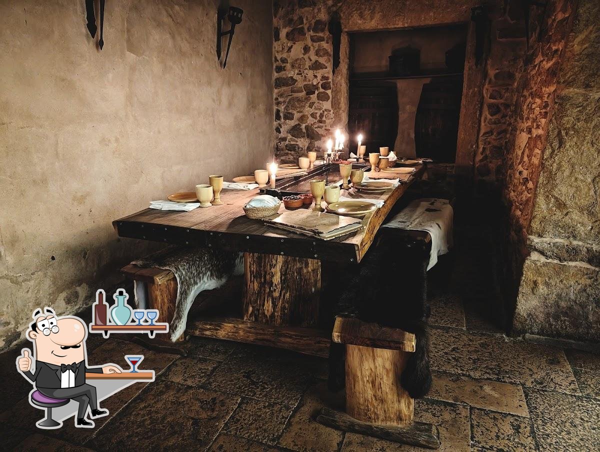 O interior do Taverna Antiqua.