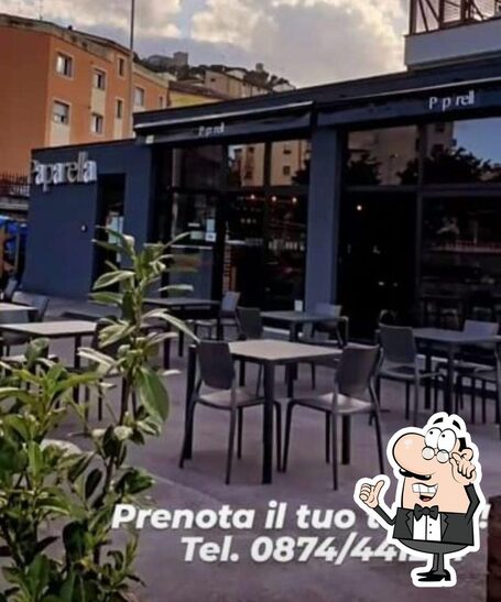 Dai un'occhiata agli interni di Paparella ristorante pizzeria.