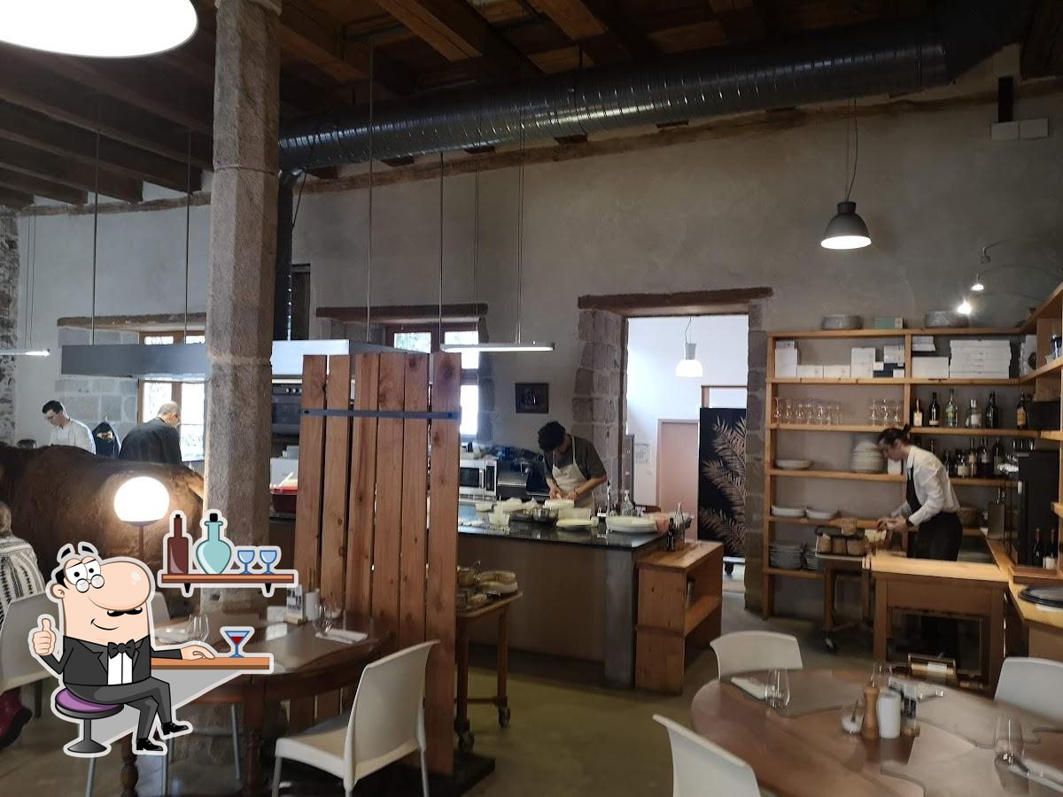 L'intérieur de La Table du Couvent.