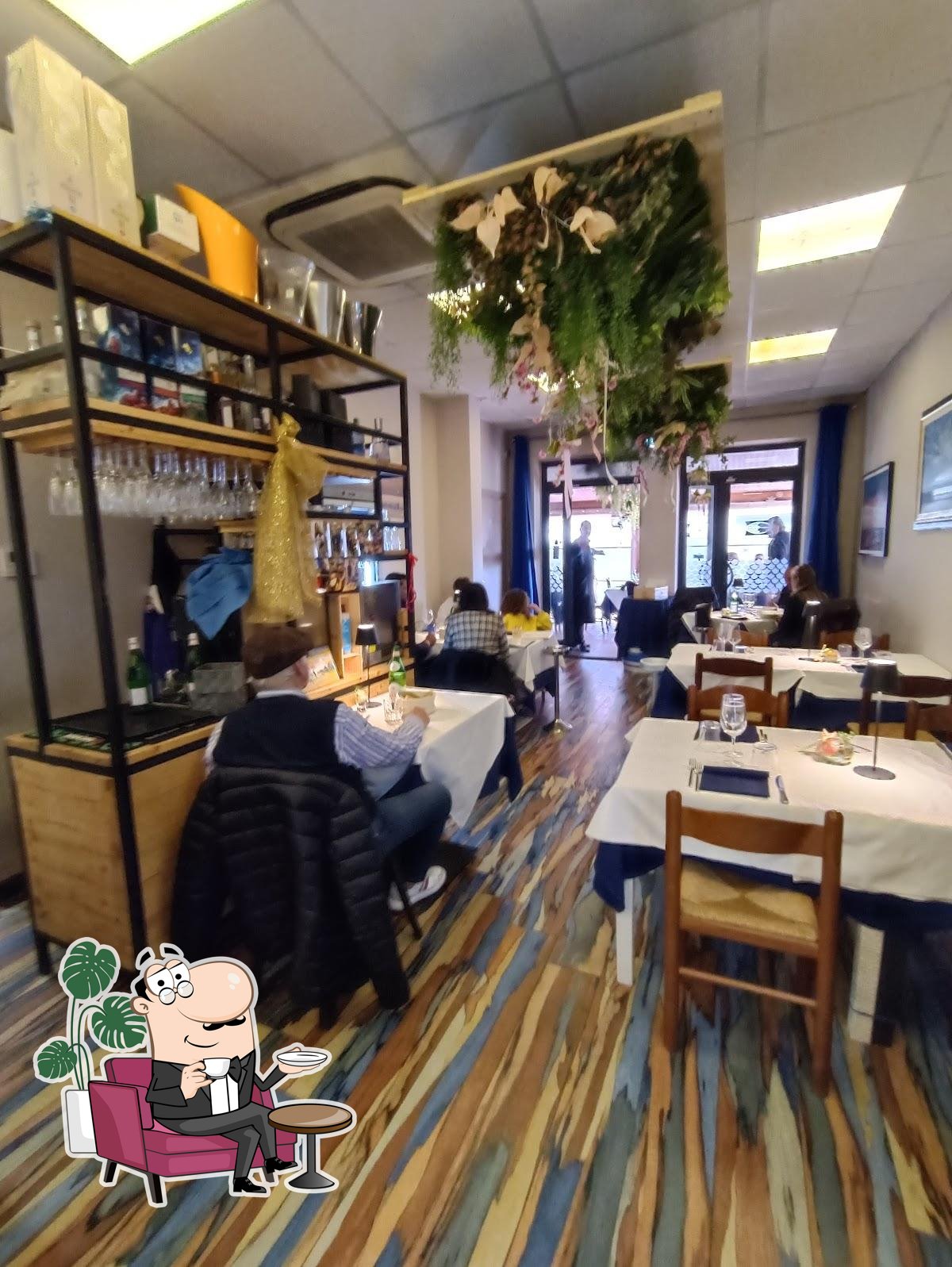 Gli interni di Ristopescheria FeR fish & restaurant.