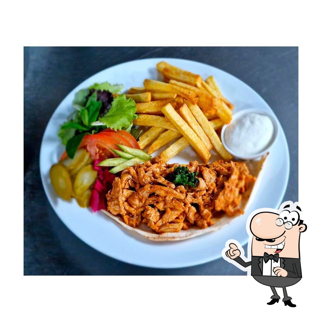 Installez-vous à l'une des tables de Le Comptoir Libanais Lyon 6.