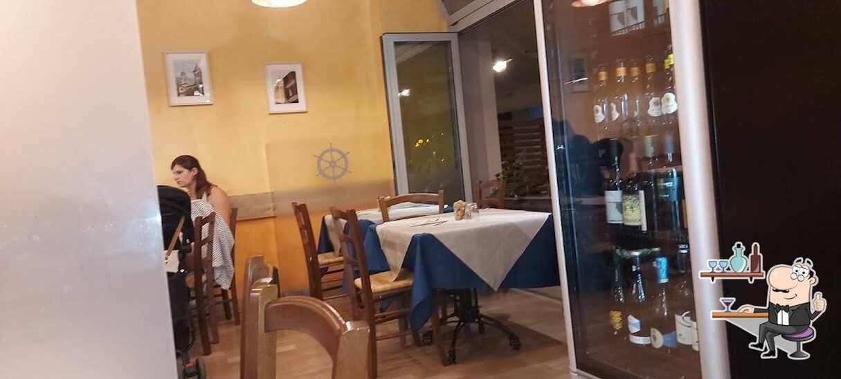 Gli interni di Al Timon Trattoria Pizzeria.