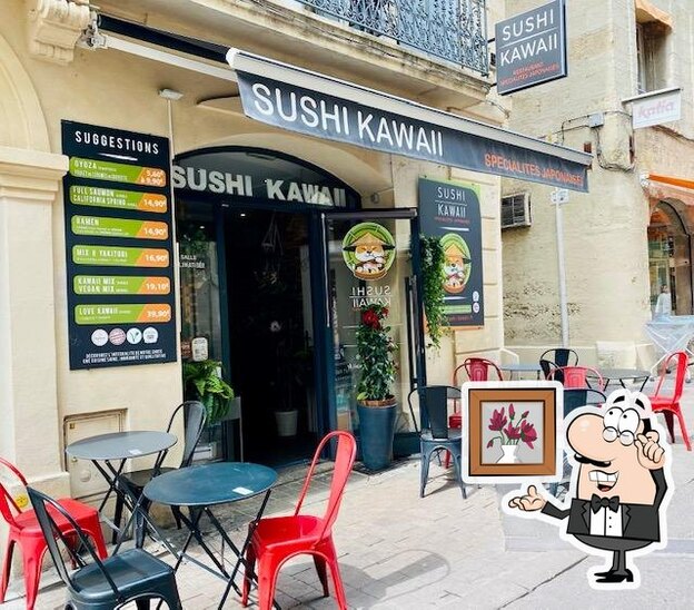 Installez-vous à l'une des tables de SUSHI KAWAII.