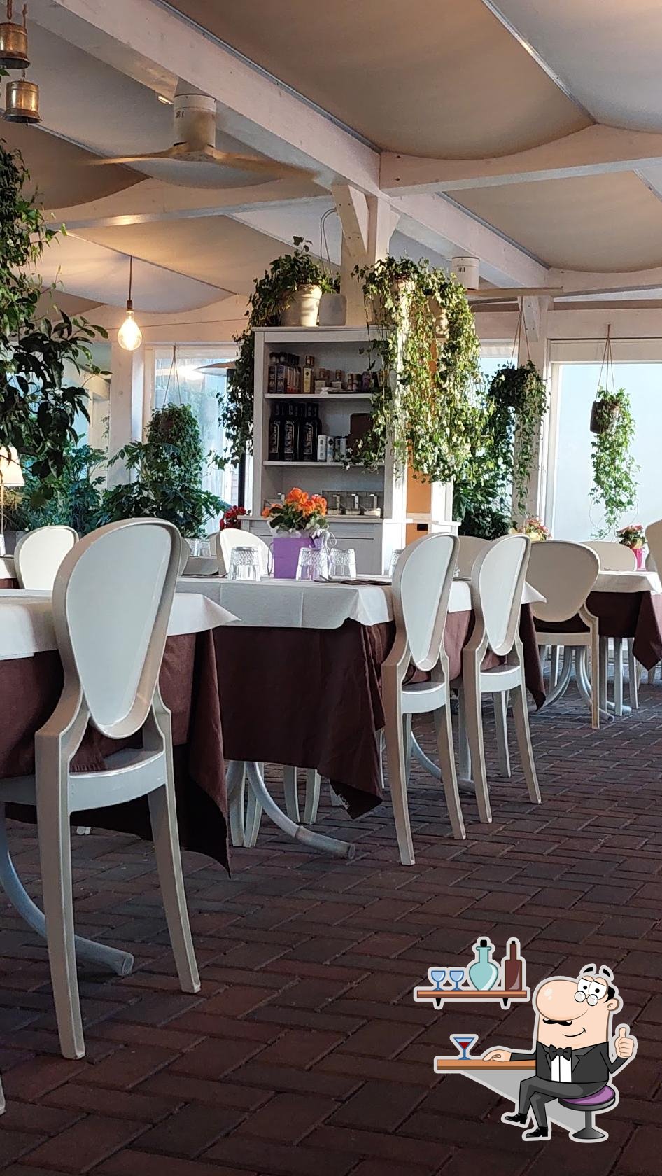 Siediti a un tavolo di Ristorante Il Fienile.