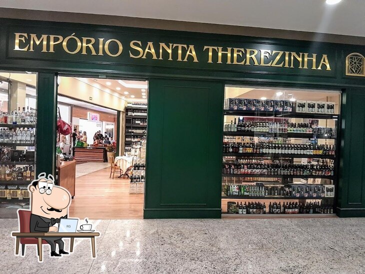 O interior do Empório Santa Therezinha.