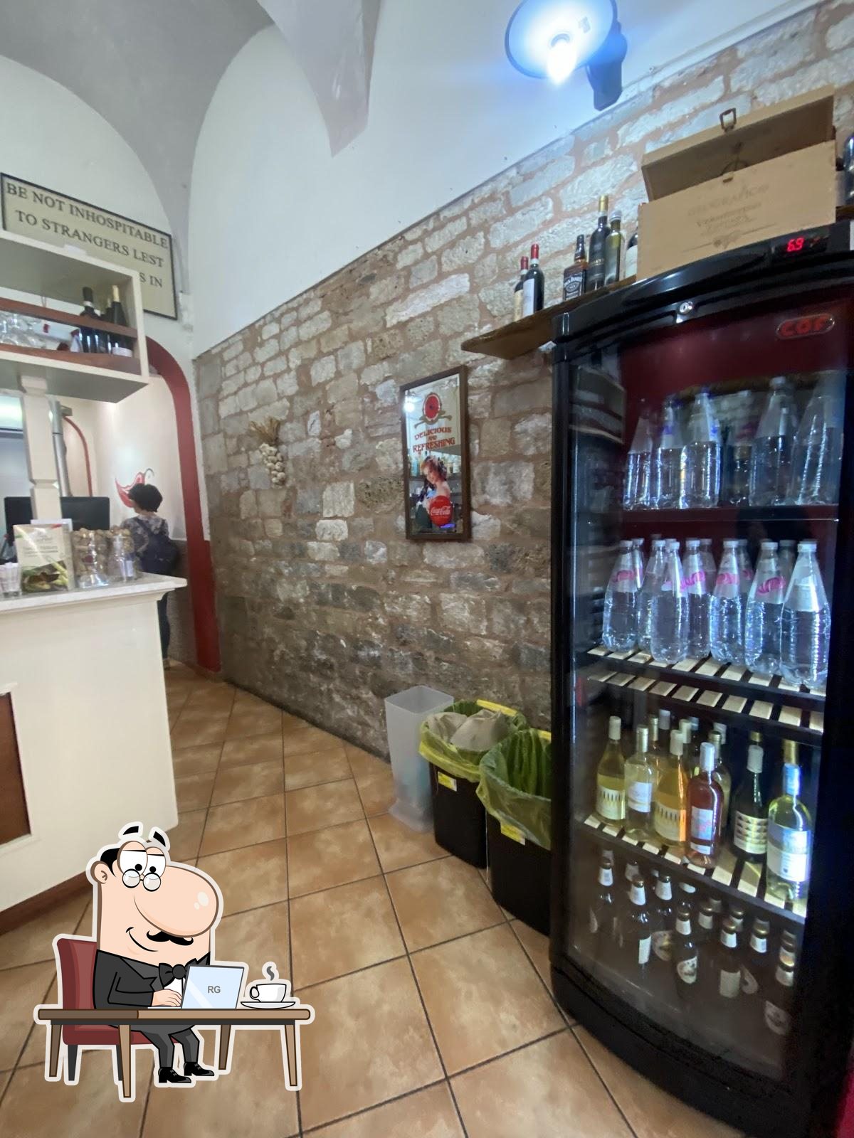 Dai un'occhiata agli interni di Il Peperoncino.