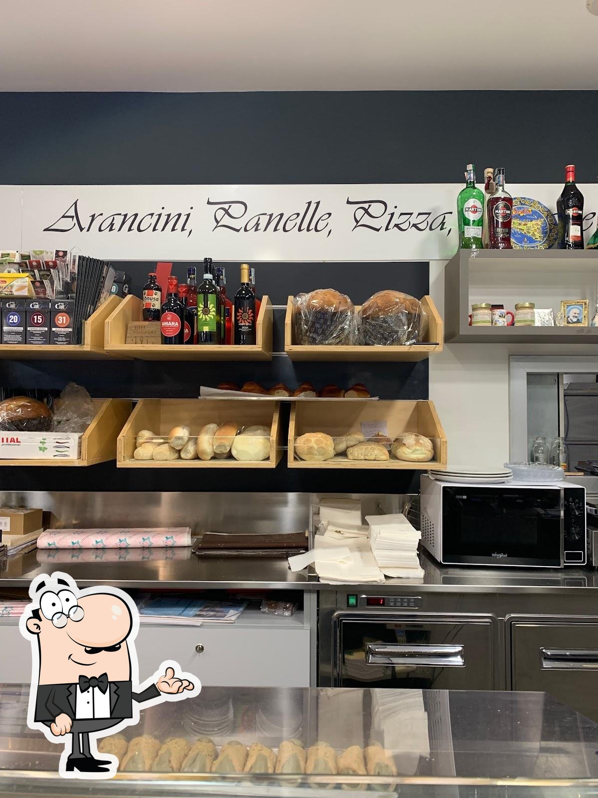 Siediti a un tavolo di Bar Pasticceria siciliana Milano - Antica Sicilia.