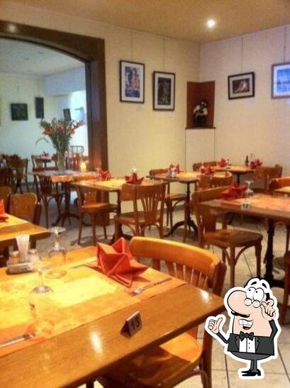 Installez-vous à l'une des tables de Café-Restaurant A la Valsainte.