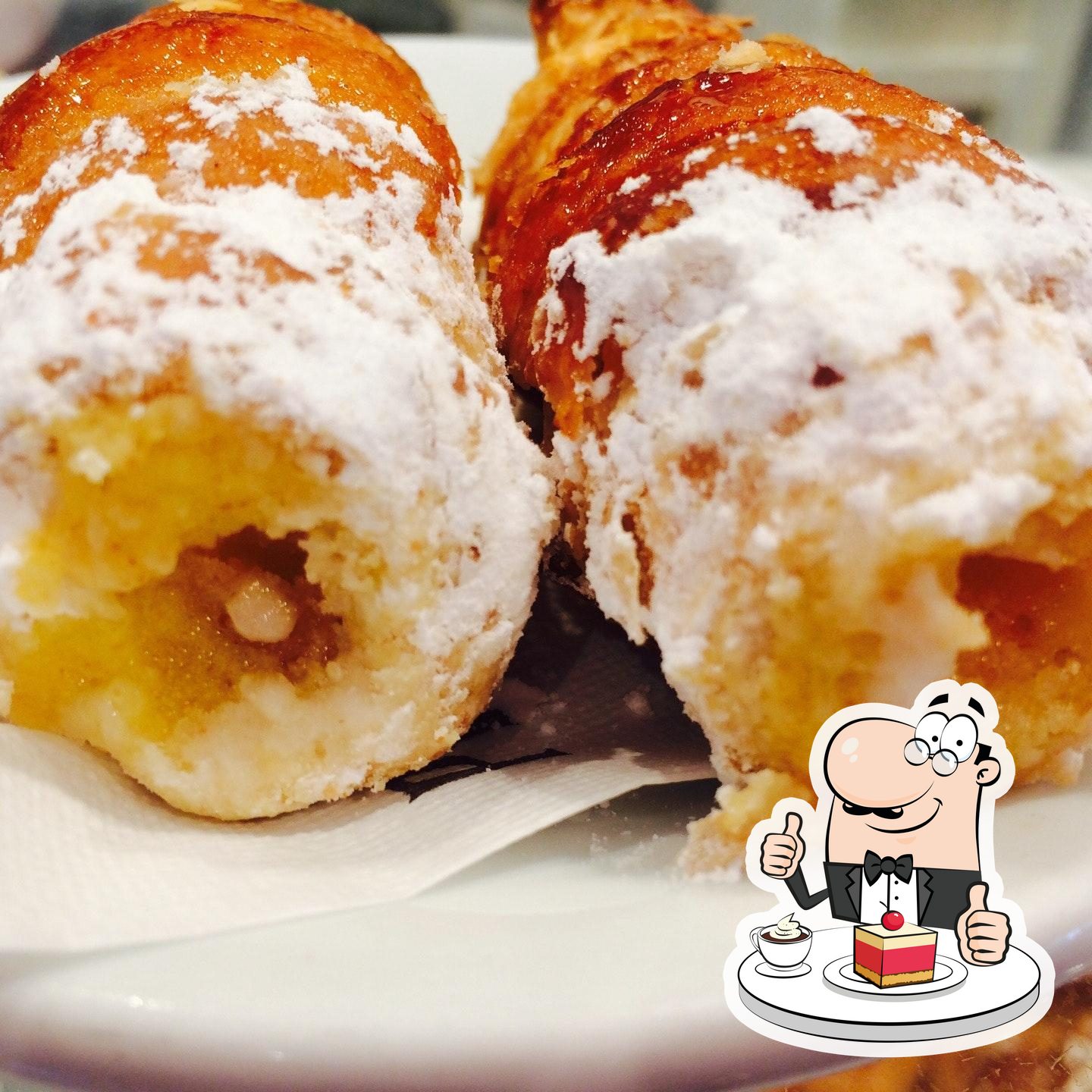 Panarello Ambrodolci...pasticceria serve un'ampia varietà di dolci.