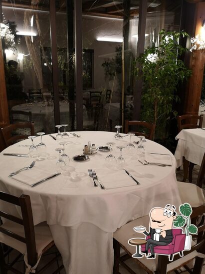 Dai un'occhiata agli interni di Trattoria dalla Mora "Ciavarina".