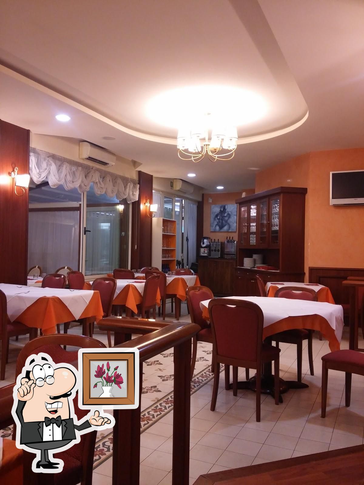 Siediti a un tavolo di Ristorante pizzeria Al Piattello da Francesco.