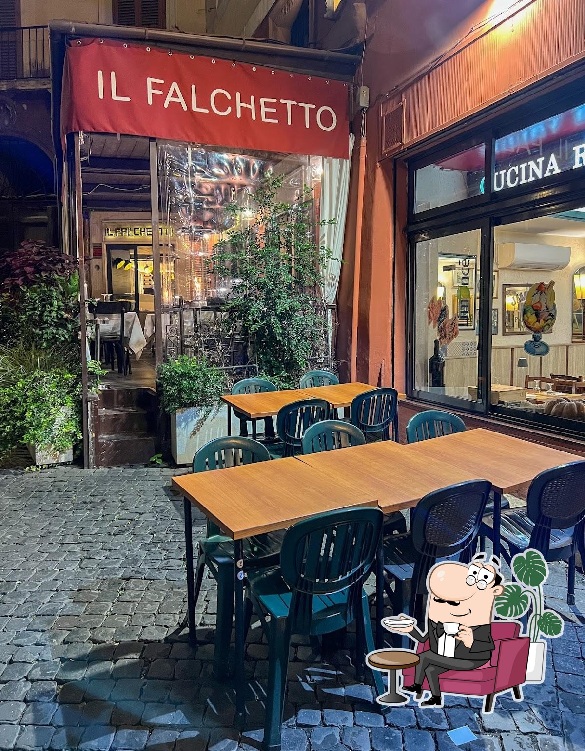 Dai un'occhiata agli interni di Ristorante Il Falchetto.