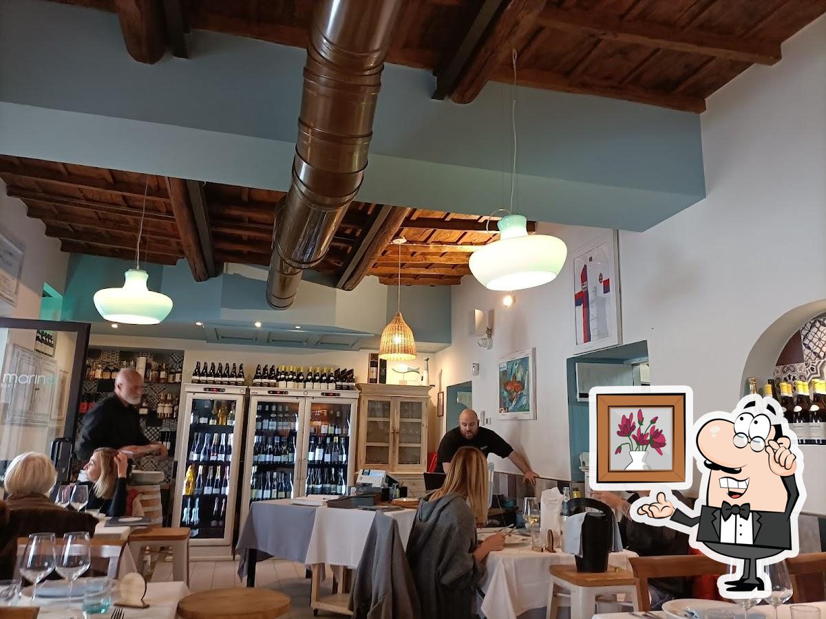 Gli interni di La Marina Ristorante.