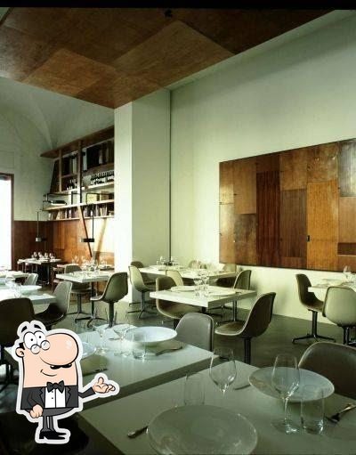 Gli interni di Le Chiavi D'Oro ristorante.