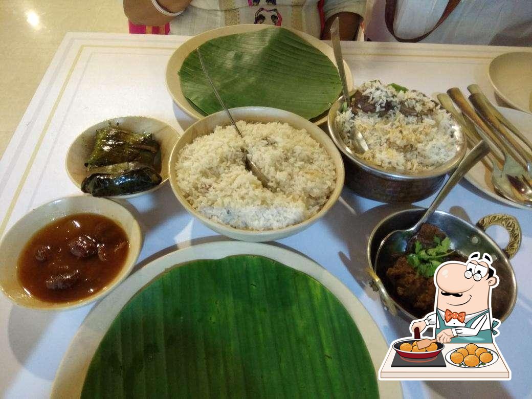 Food at Bhojohori Manna