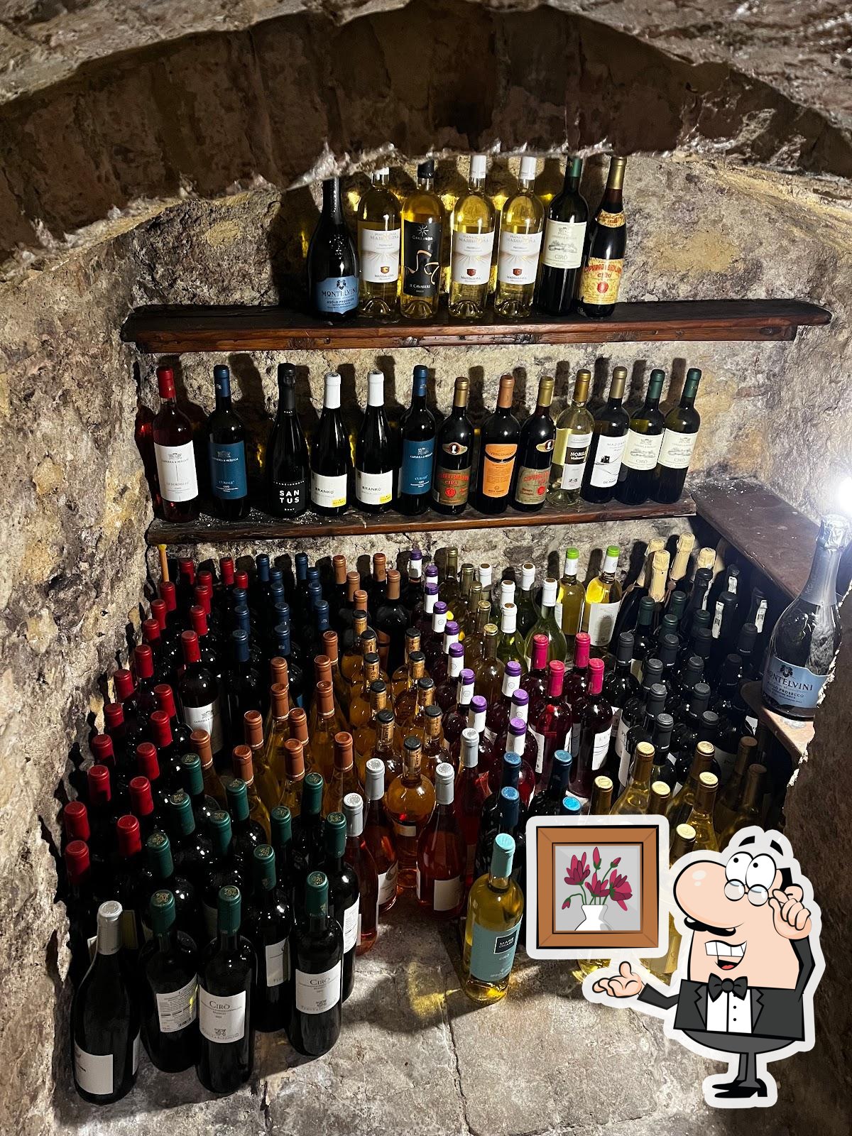 Siediti a un tavolo di Ristorante Pizzeria Orfeo Crotone.