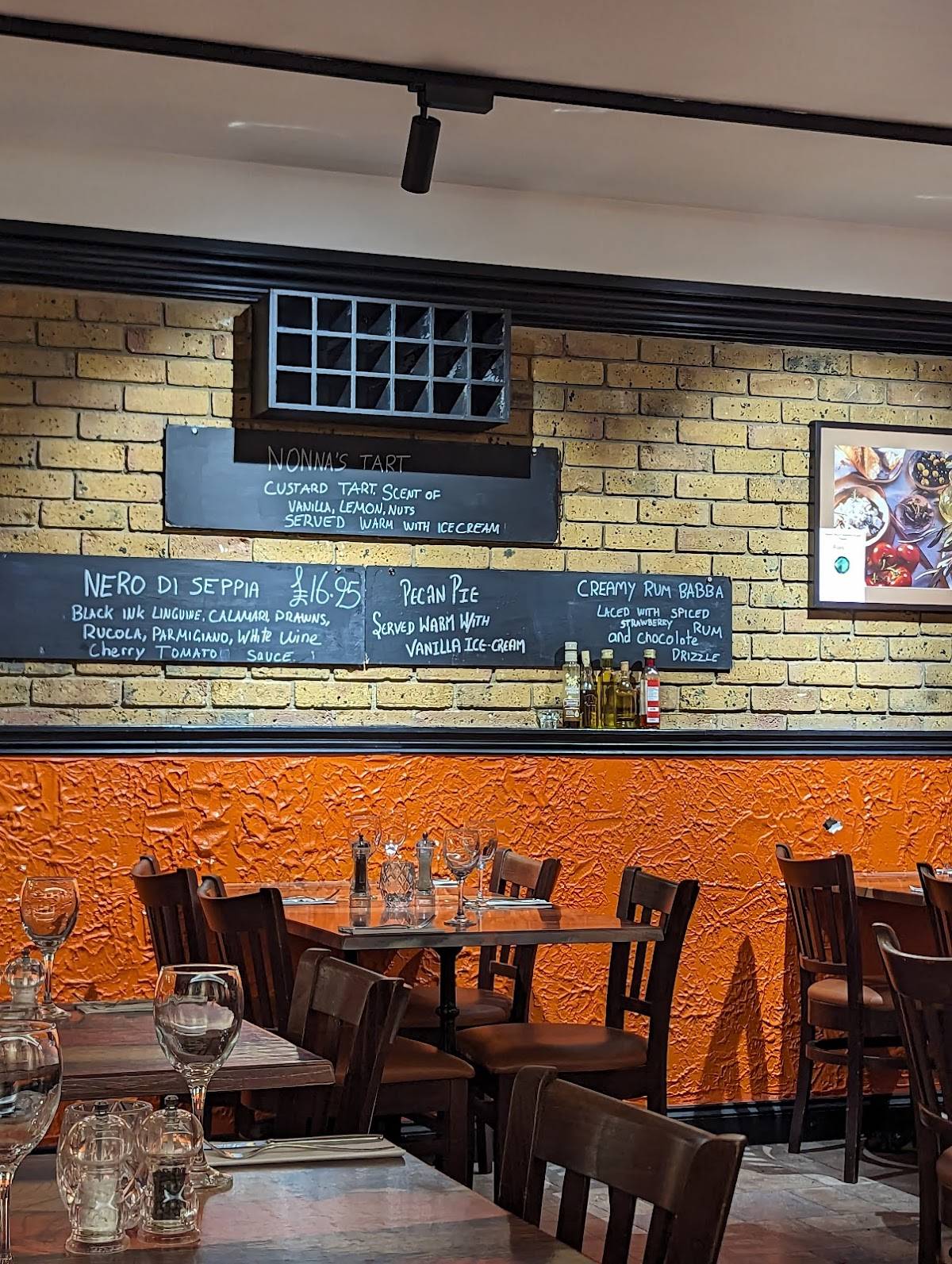 Menu at Alloro Ristorante Italiano pizzeria, Letchworth Garden City