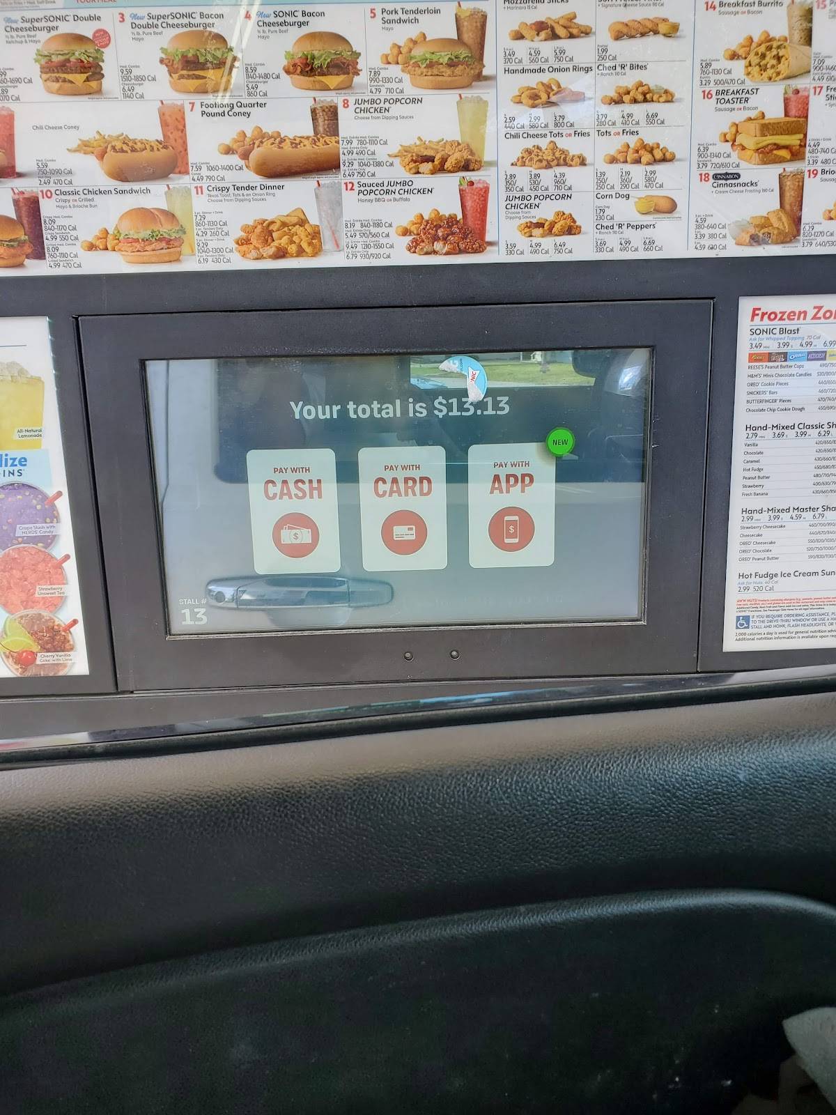Carta de comida rápida Sonic DriveIn, Osawatomie, 319 E Main St