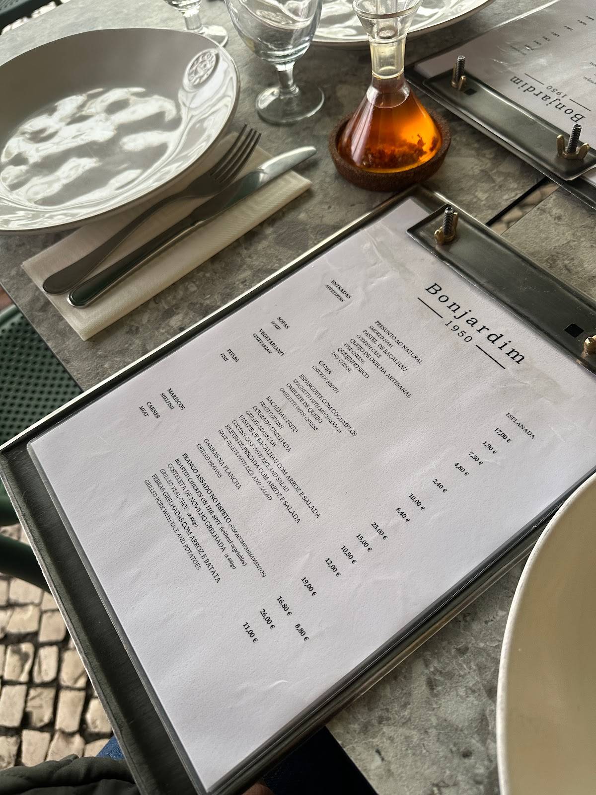Menu at Bonjardim restaurant, Lisbon, Tv. de Santo Antão 11