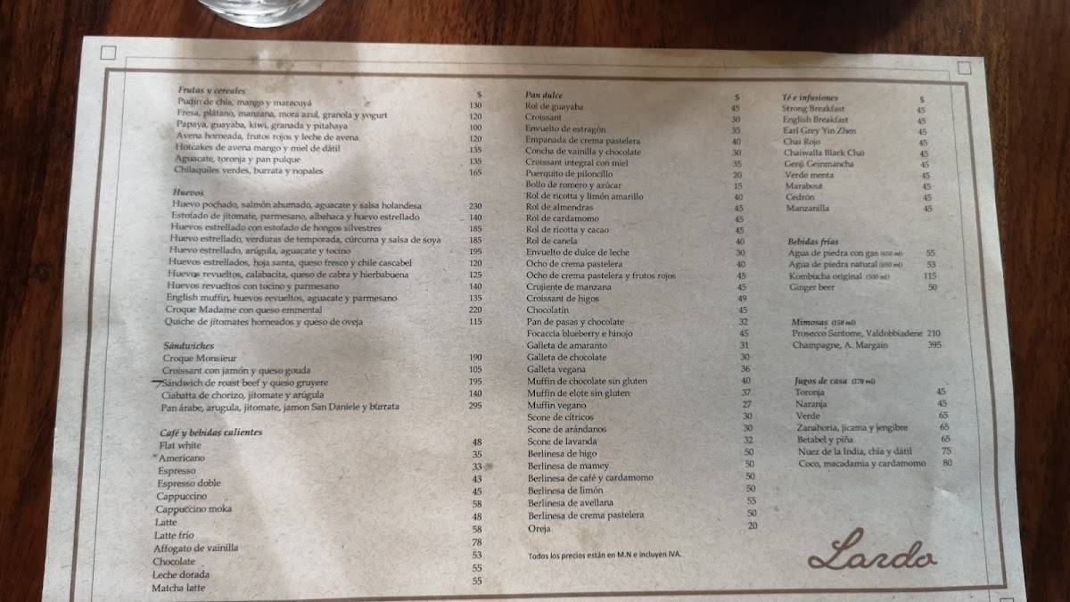 Menu at Lardo cafeteria, Mexico City