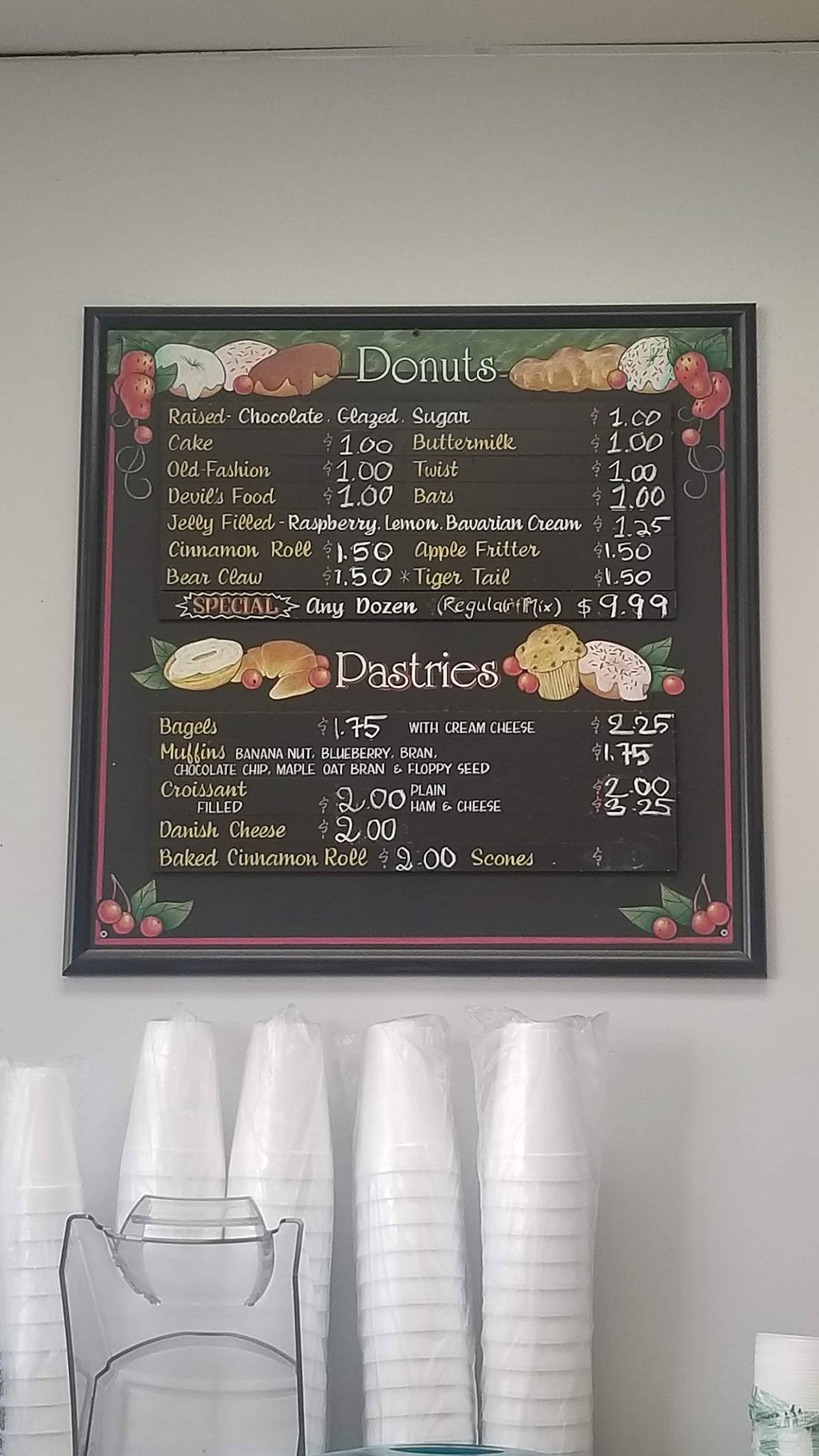 Menu at Linda's Coffee House, Lake Forest