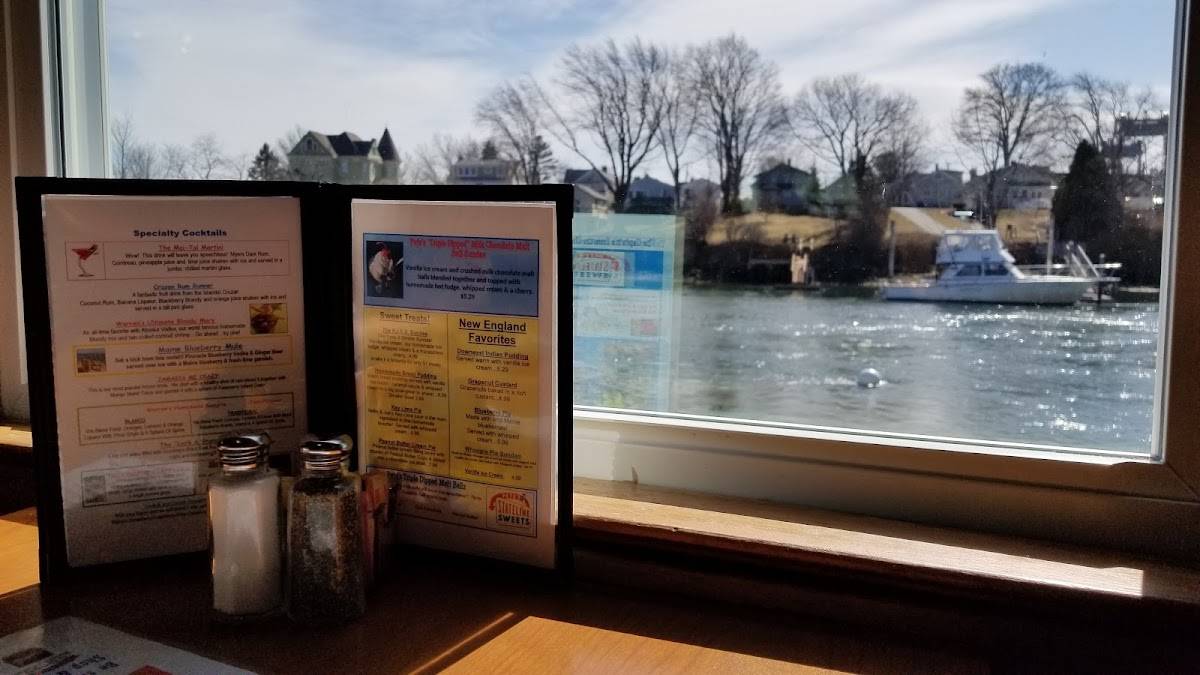 Menu at Warren's Lobster House restaurant, Kittery