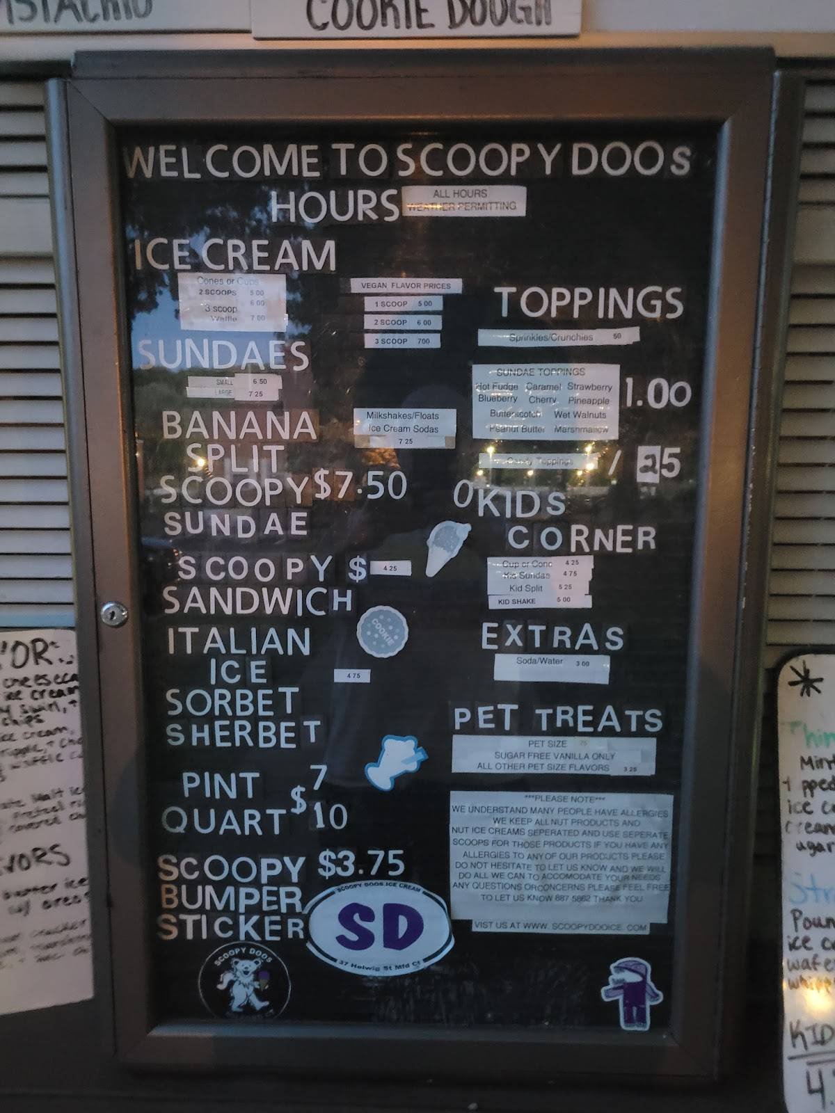 Menu at Scoopy Doo's desserts, Milford
