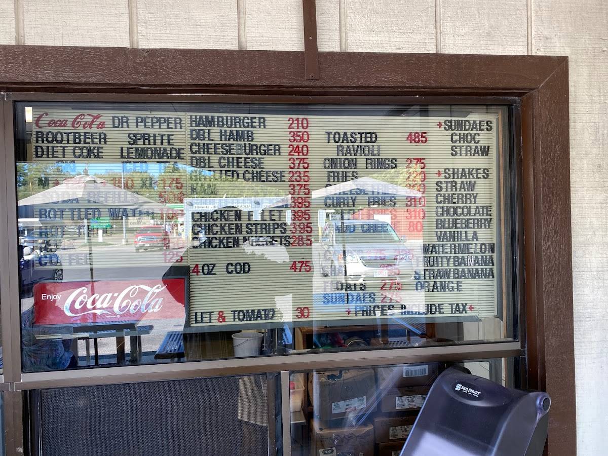 Menu at Wally's Drive-In fast food, Breese