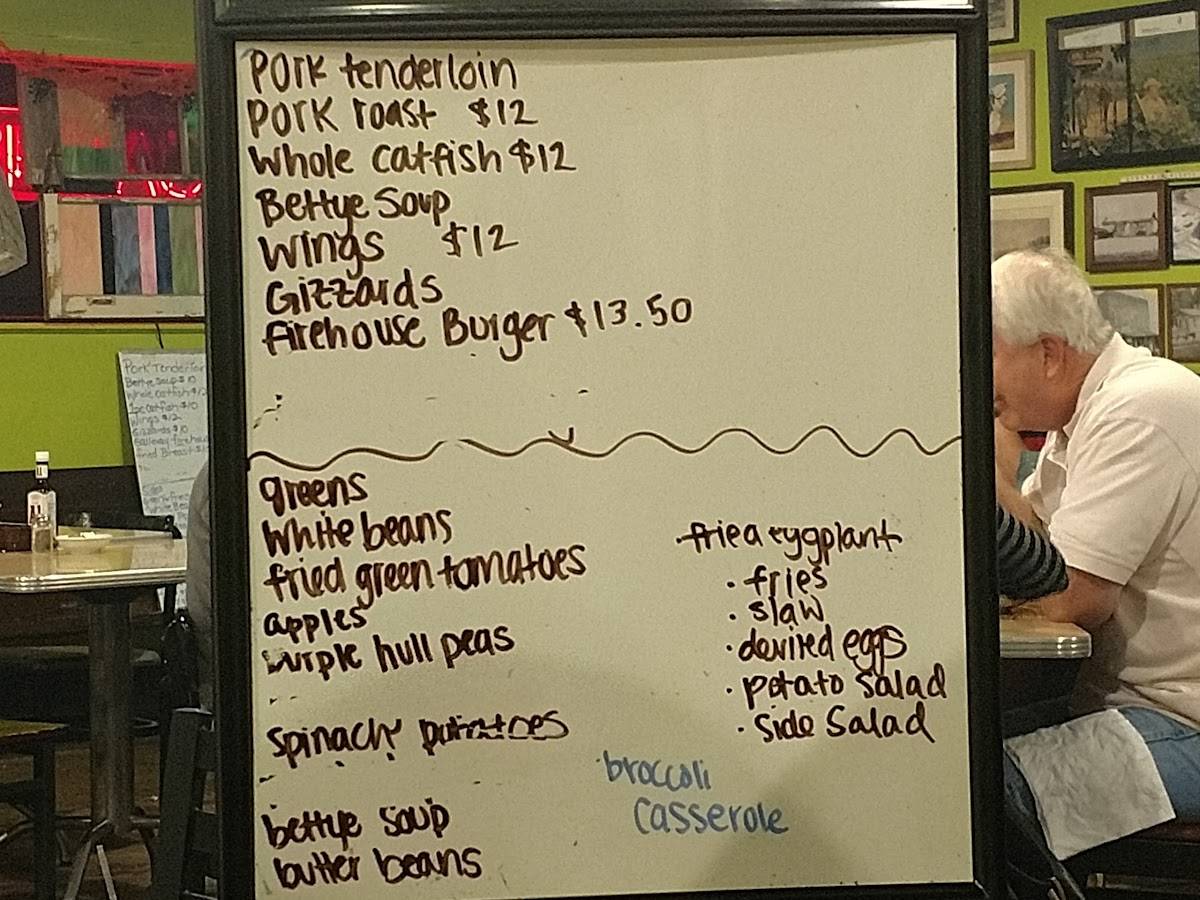 Menu at Sling Shot Charlie's restaurant, Arlington