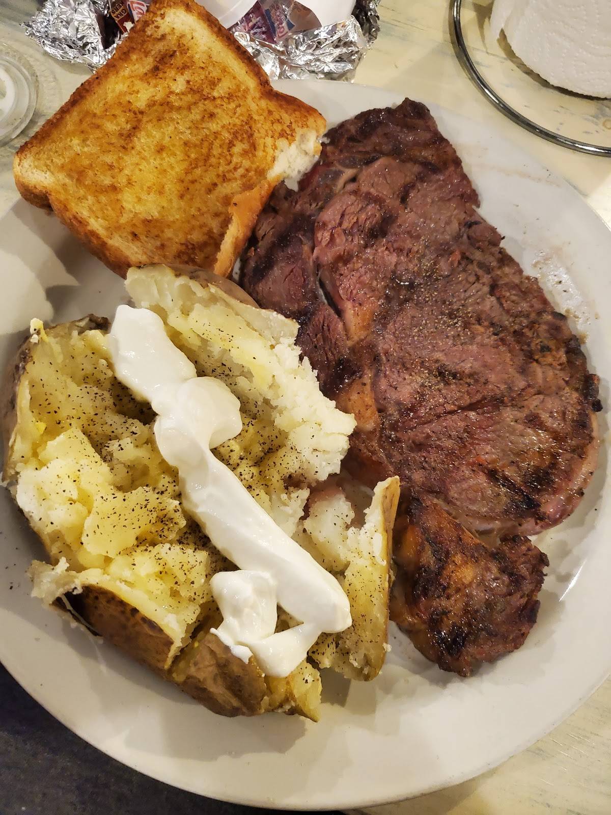 Menu at Farmhouse Restaurant, Iuka