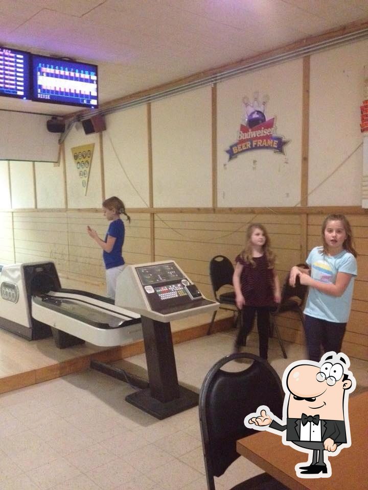 Mills Lanes & Lucky Strike in New York Mills Restaurant menu and reviews