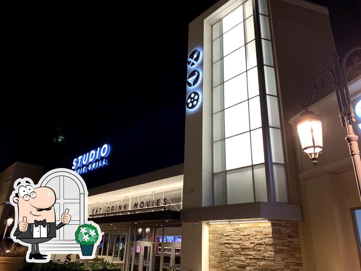 Studio Movie Grill - Simi Valley in Simi Valley - Restaurant menu and  reviews