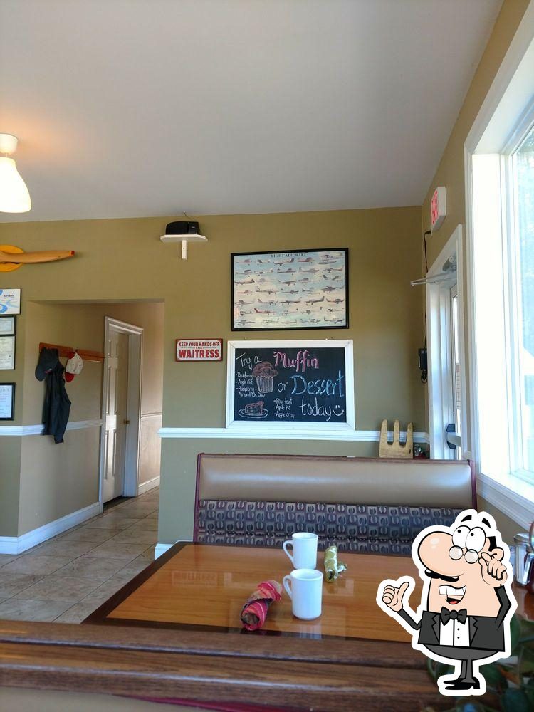 Runway Restaurant in Limington Restaurant menu and reviews