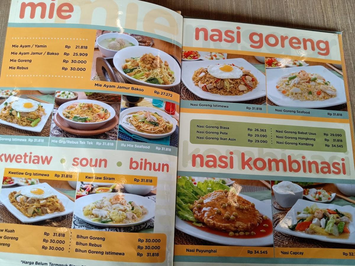 Menu at Bakso lapangan tembak restaurant, Limus Nunggal