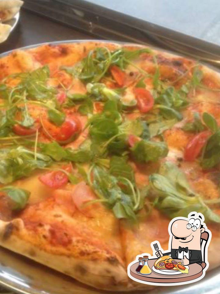 Camion Pizza au Feu de Bois pizzeria, Nanterre, Avenue Benoît Frachon Restaurant reviews