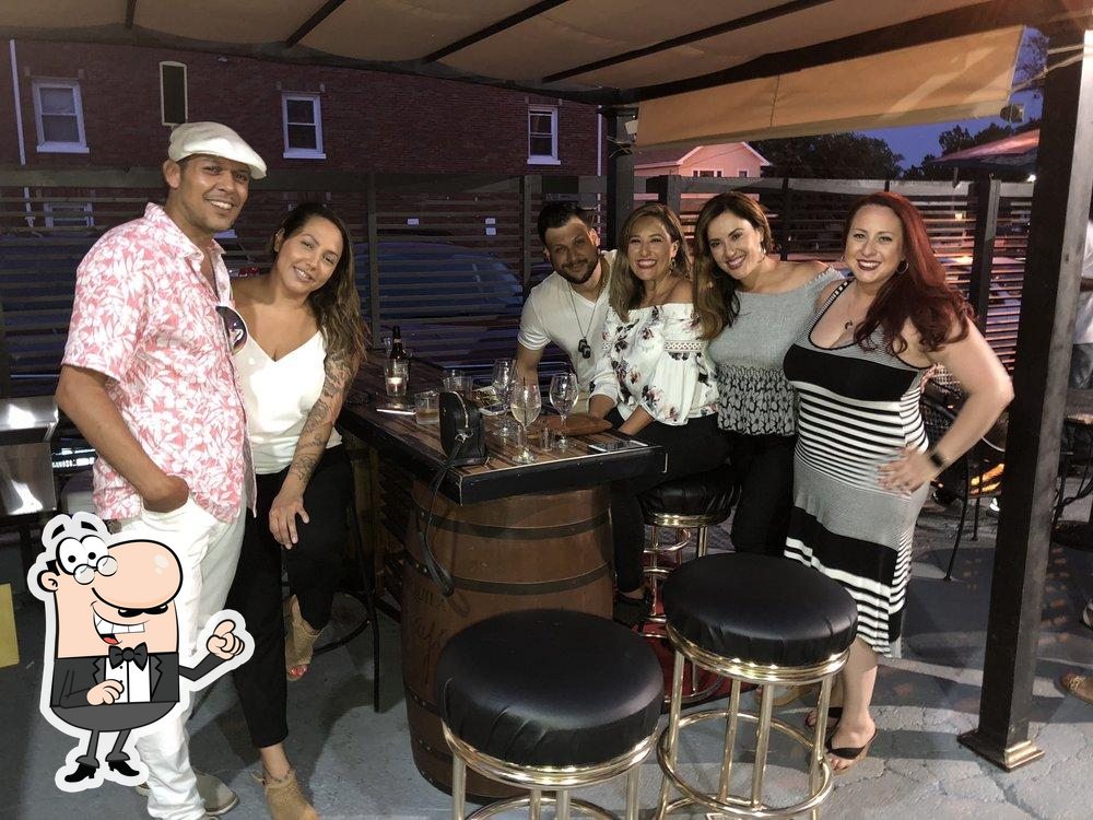 Carlito's Way Cocktail Lounge in Blue Island Restaurant reviews